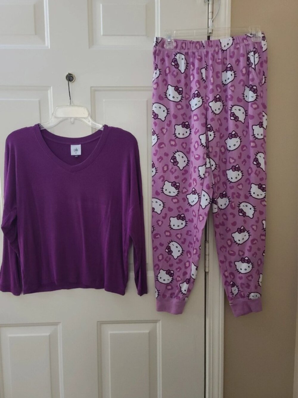 Hello Kitty Joggers & Matching Top XS